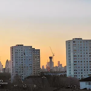 Bright Spacious En-suite W/ Views - 8min From Bridge! , London United Kingdom